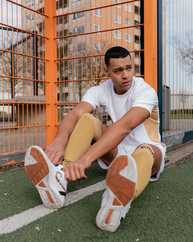 Cruyff ذهب ابيض رجال قميص بدور التكنولوجيا Z02JN630 تي شيرت